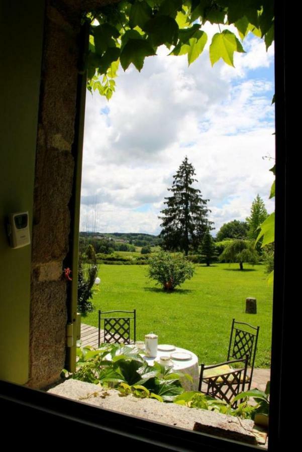 Chez Claire Bed & Breakfast Chamborand ภายนอก รูปภาพ